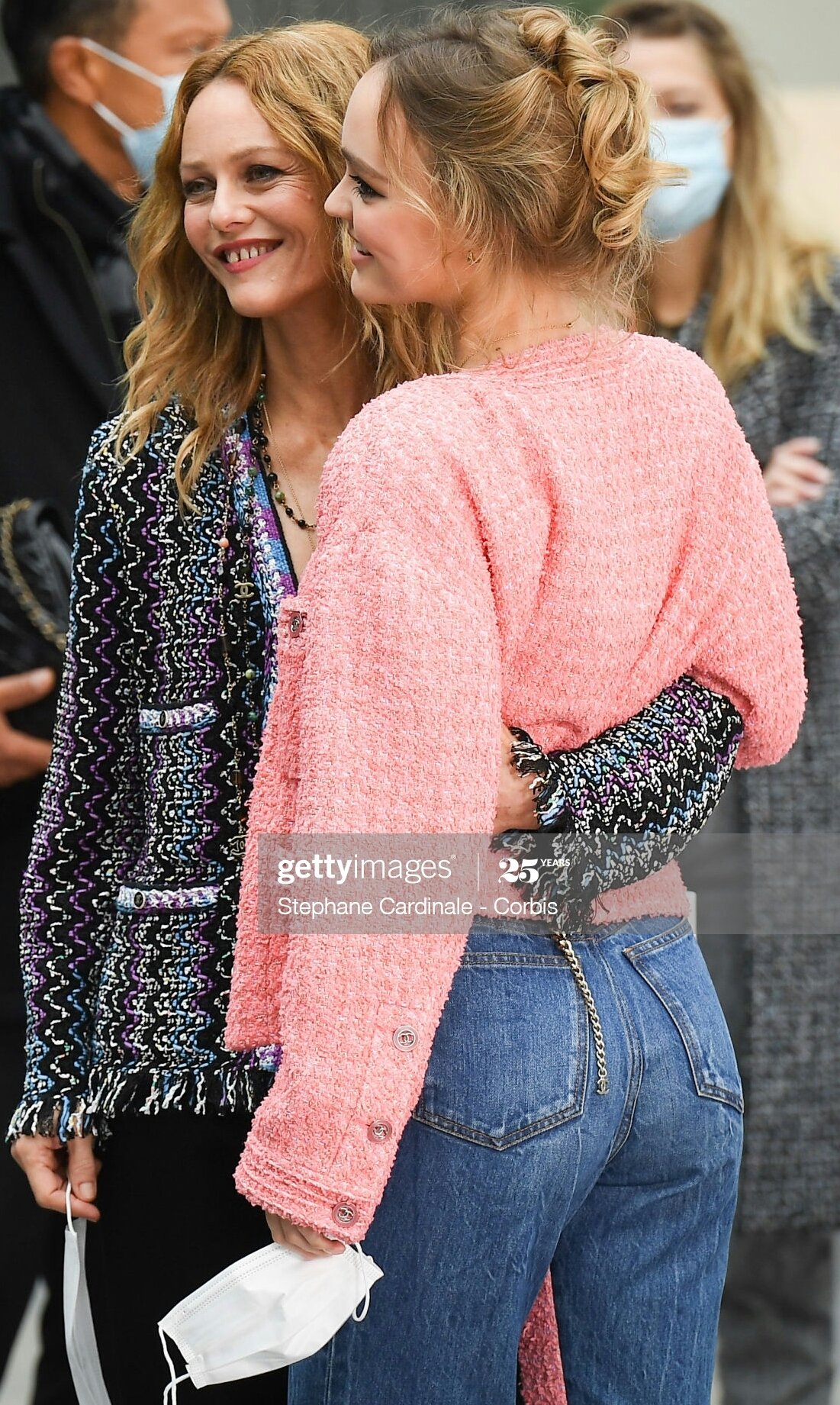 MadDepphead on X: Lily-Rose Depp and Vanessa Paradis are stunning at the  Chanel spring/summer 2021 show, Paris Fashion Week 😍🌺   / X