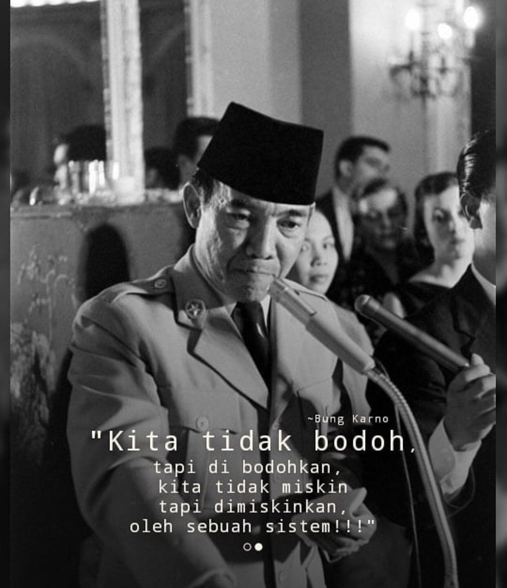 Negeri ini sudah gagal bangun karakter bangsa. 
Jika umat dirusak, bangsa ini bakal kehilangan garda pengawal terdahsyat.