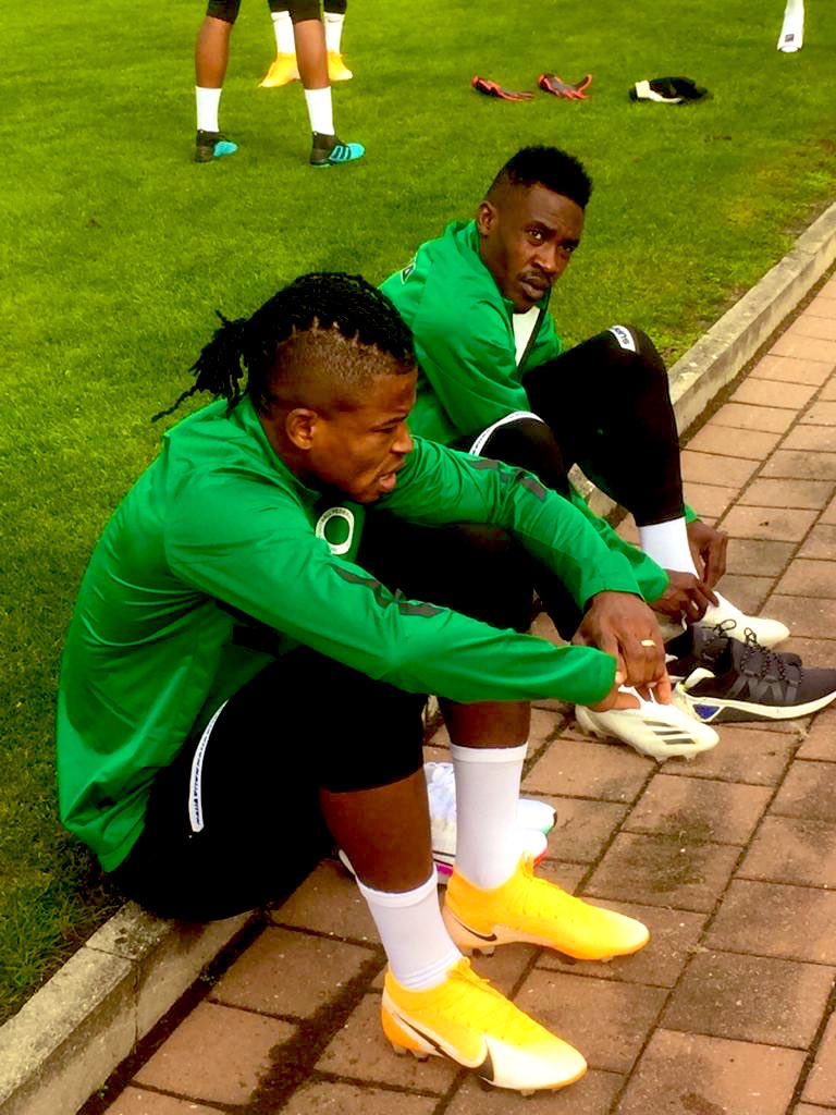NGSuperEagles's tweet photo. More pictures from this morning’s training. #SoarSuperEagles #Team9jaStrong https://t.co/icZrBMq5Ig