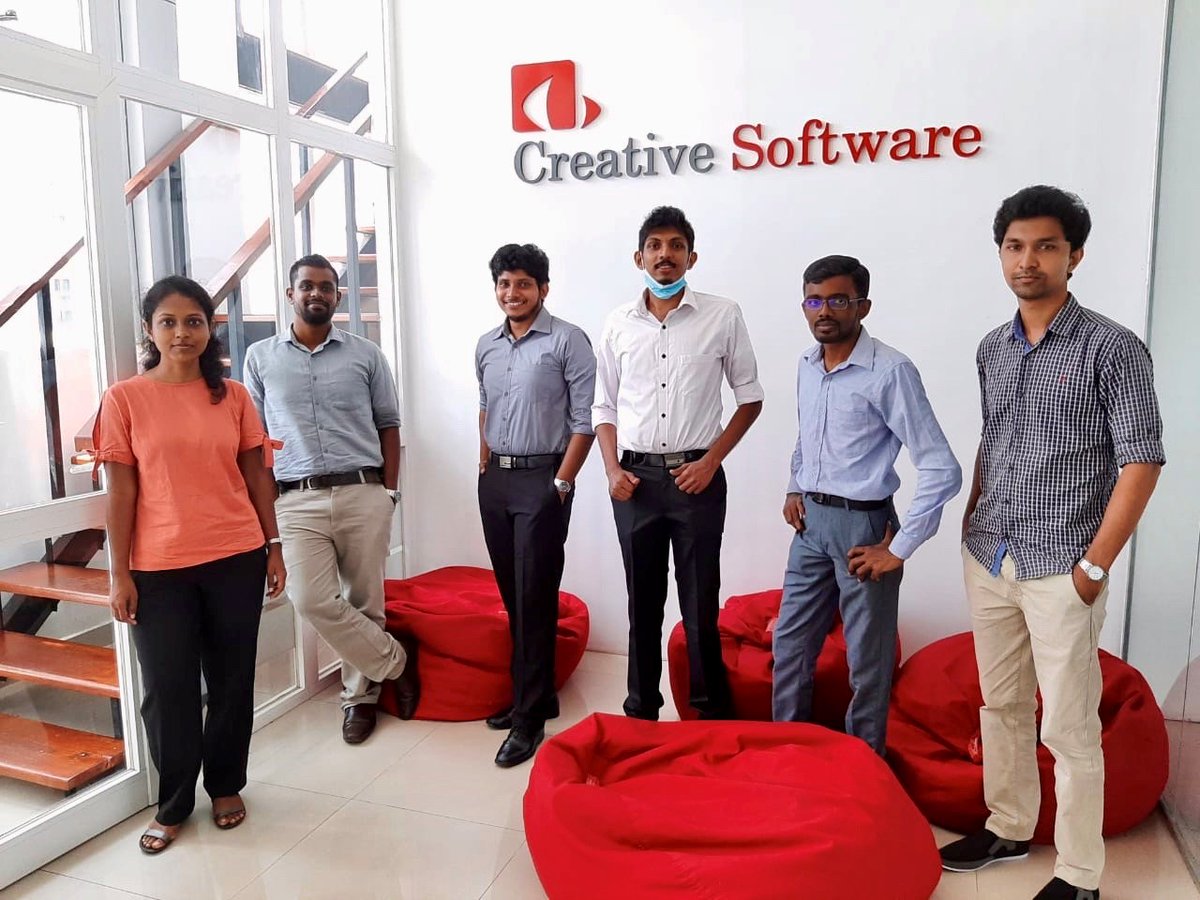 CreativeSoftLK's tweet photo. We welcomed #interns from the Dpts of #ComputerScience and #Engineering and #Electronic and #Telecommunication Engineering, of University of #Moratuwa, today.🤝
#CreativeUniCollaborations #CreativeInternshipProgramme https://t.co/J201BEGiQb