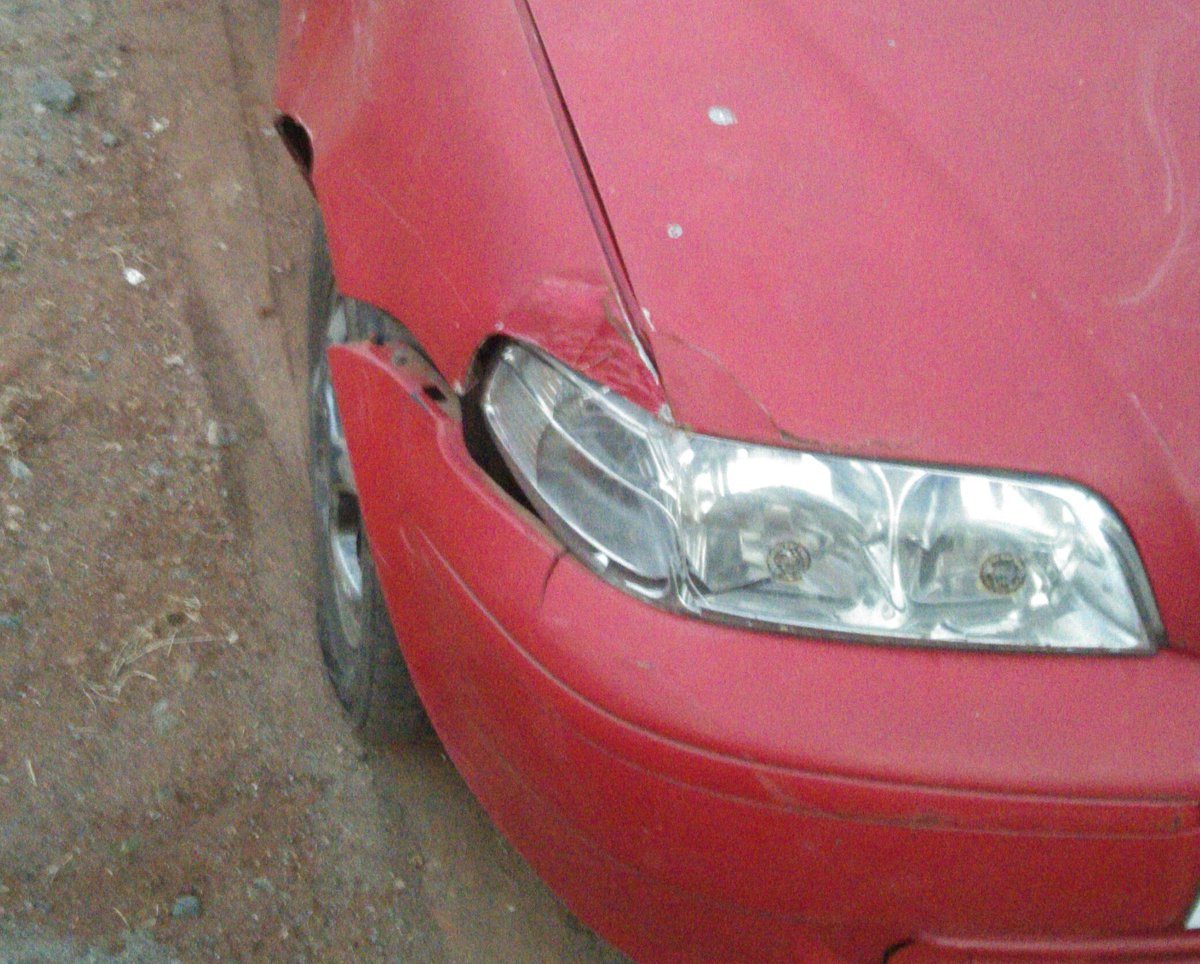 karuneelamalar's tweet image. டிரைவிங் கத்துகிட்ட திமிரு மொட்ட கிரௌன்ட் ல ஒட்டியே இப்படி... ரோட்ல ஓட்டிருந்தா எத்தன பலி ஆகிருக்குமோ.... ஆண்டவா.... பல உசிர காப்பாதீட்ட... மாமா செஞ்ச புண்ணியம் பேனட் சைட் கிழிஞ்சதோட போச்சு... சில பல நஷ்ட ஈடு மிச்சமாச்சே....
#learningskill 🤪