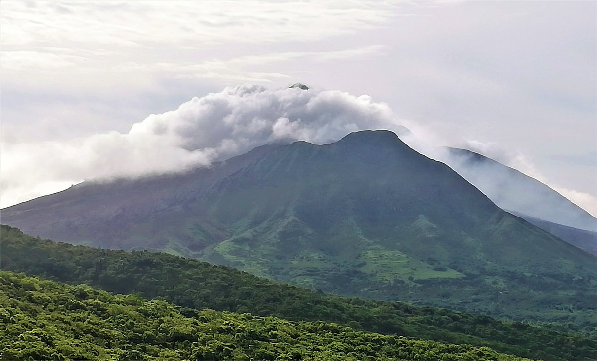 mvoms's tweet photo. Good morning from Montserrat, some beautiful views of the Soufrière Hills Volcano today.  

Can you see a volcano today? We would love to see your #VolcanoView.  Tag us in to a picture or comment below 

#Montserrat #Volcano #SoufrièreHills #Nature #Caribbean https://t.co/J1KhOMXvnN