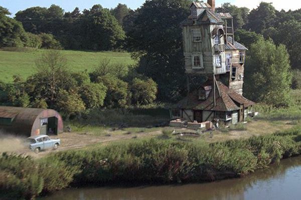 Дом рона уизли. Комната рона уизли в норе. Домашнее рон. Домашнее рон. Домашнее рон.