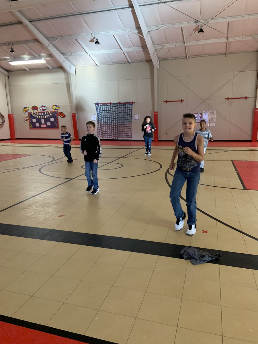 Mrs_Coach_Angel's tweet photo. Lots of smiling faces this morning!! #4thgrade @MsGarrett_4 https://t.co/7Mv2Epy2OA
