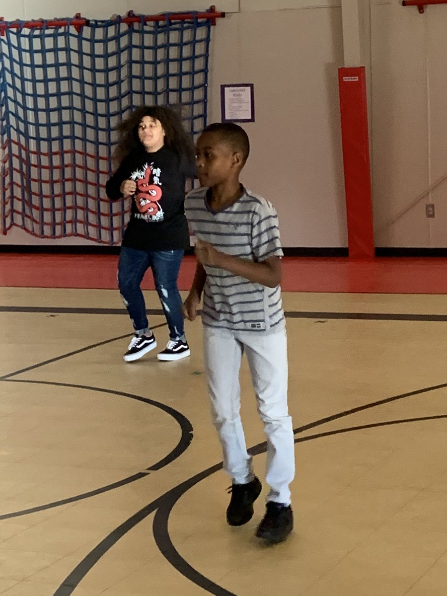 Mrs_Coach_Angel's tweet photo. Lots of smiling faces this morning!! #4thgrade @MsGarrett_4 https://t.co/7Mv2Epy2OA