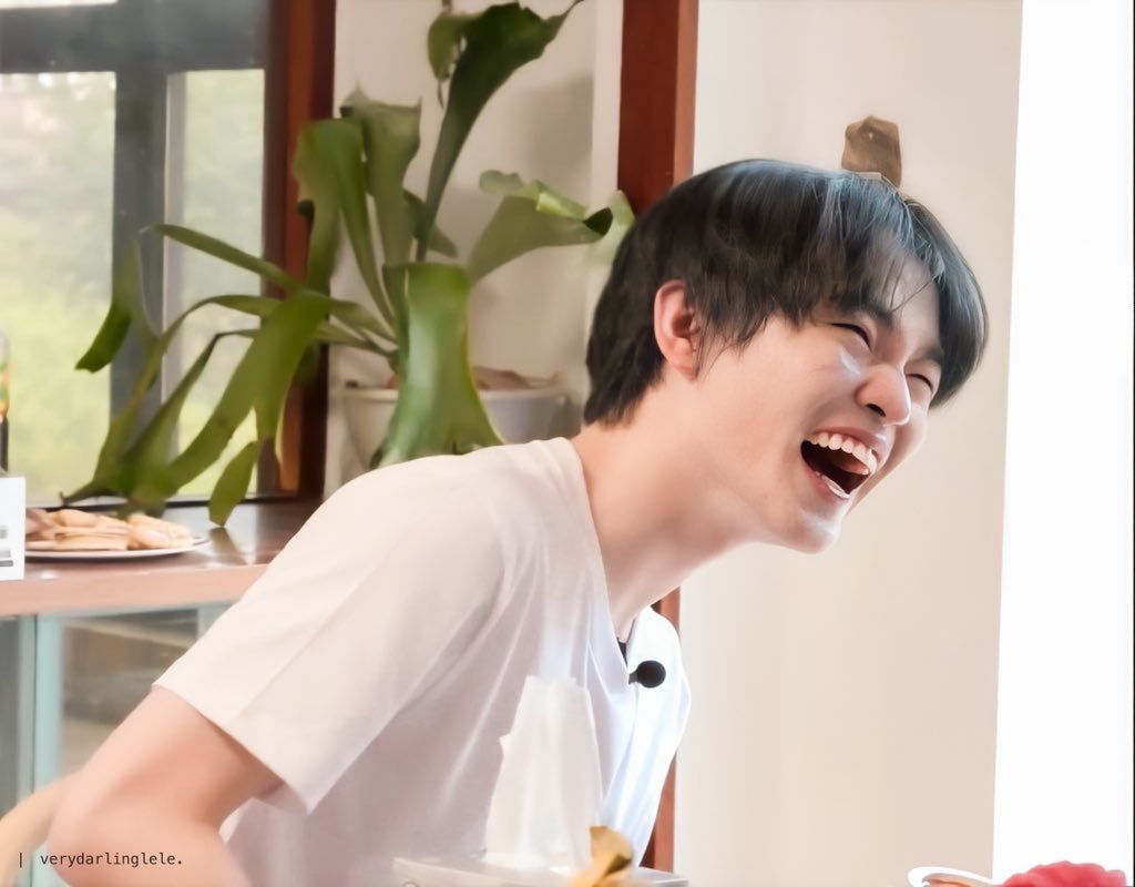 a small thread of just Chenle’s laughing .HD link (17P):  https://drive.google.com/drive/folders/1-1eiUeElQRqHzifrfn21FYqIpOu-RKVA. #CHENLE  #NCTDREAM  #천로  @NCTsmtown_DREAM