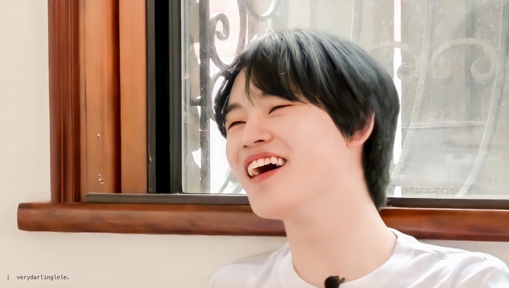 a small thread of just Chenle’s laughing .HD link (17P):  https://drive.google.com/drive/folders/1-1eiUeElQRqHzifrfn21FYqIpOu-RKVA. #CHENLE  #NCTDREAM  #천로  @NCTsmtown_DREAM