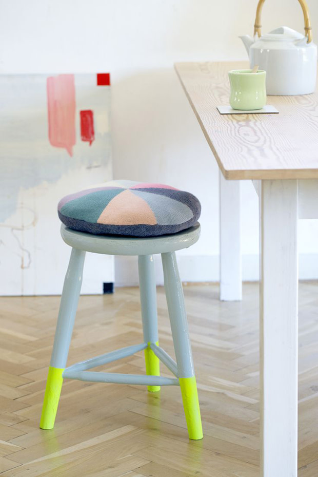 ftcmag's tweet photo. A tendência Dip Dye nos móveis e acessórios: https://t.co/nSWxXsuks1 https://t.co/Qic9n5bhjf