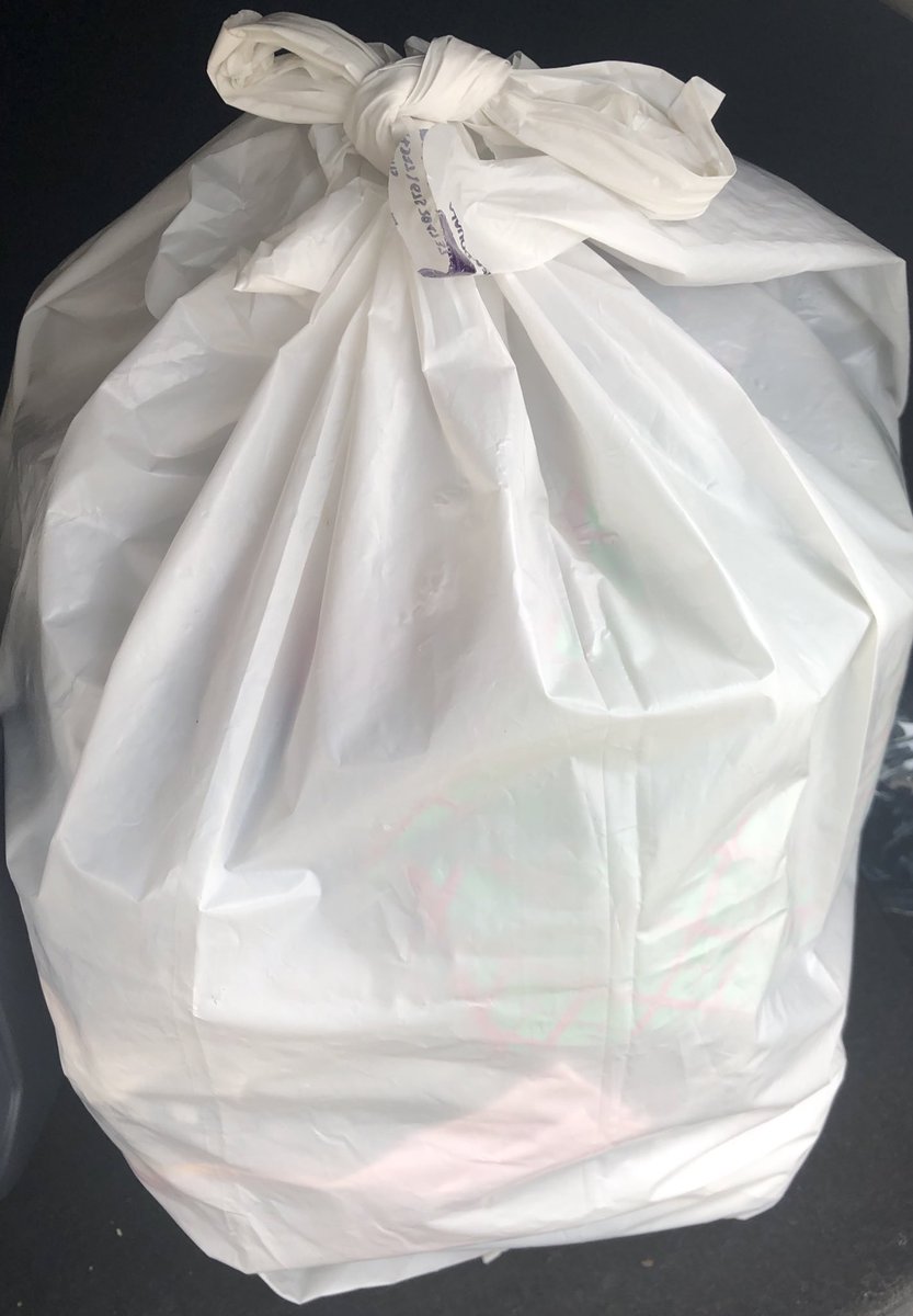 elieko's tweet photo. Collecté aujourd’hui :
- Un lot de vêtements
- 50.000F
💪🏽💪🏽 Merci Laure et Linda :)
#KF42 @Kf_Heart https://t.co/SkDmuxltlE