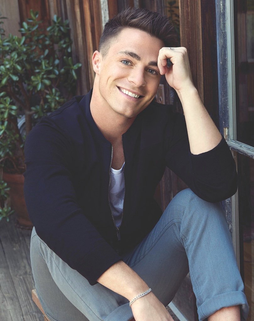 Photoshoot Colton Haynes : pas annoncé Environ 50€ + frais ?