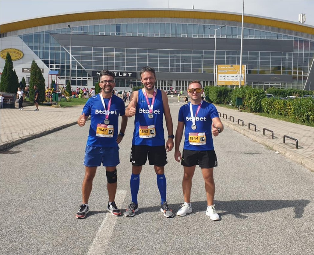 BtoBet's tweet photo. Indestructible will, sheer discipline and pure love for sports.
These are some of the characteristics of our remarkably swift and tireless runners who have once again demonstrated the best of their abilities at @skopjemarathon
#Runningwillchangeyou #WizzAirMarathon2020 https://t.co/yIoh6NDliN