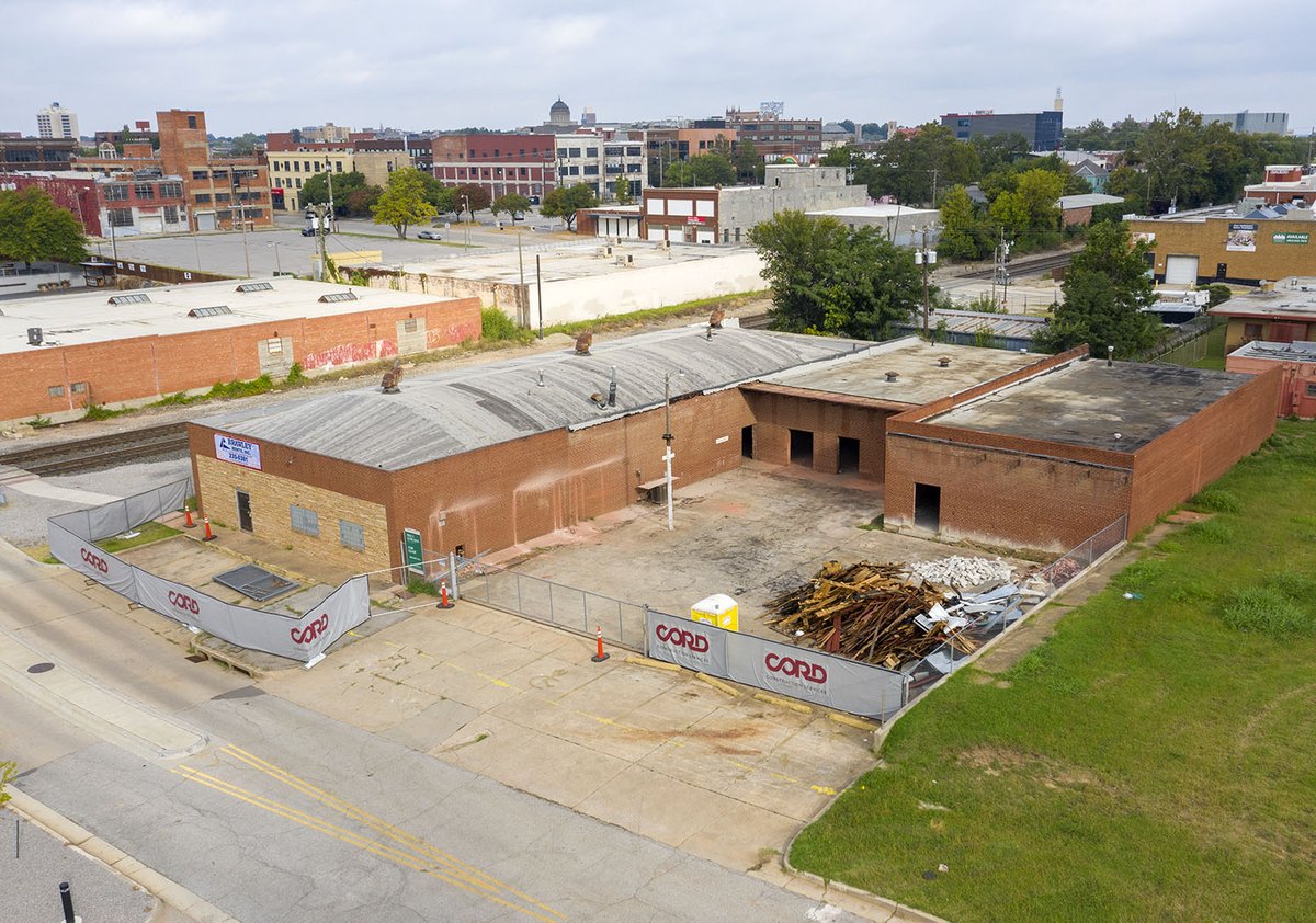 OKCTalk's tweet image. Construction underway at 1 NE 7th in @AutoAlleyOKC.  Will become home to @SkydanceBrewing and @CORDconstruct.    @DowntownOKC