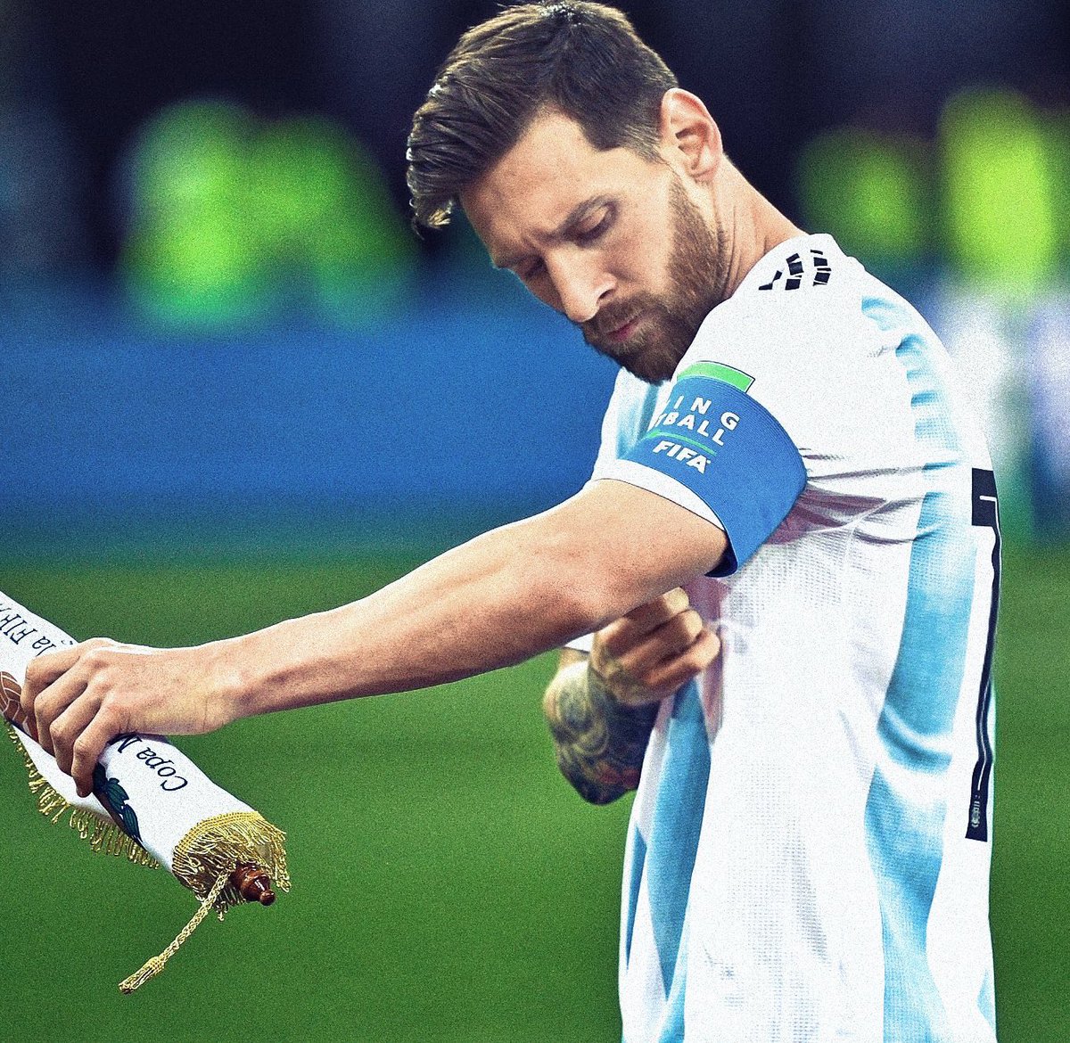 Messismo10's tweet photo. Seguirás intentando, de eso se trata. Aguante Messi, carajo https://t.co/TKUyeyBNNh