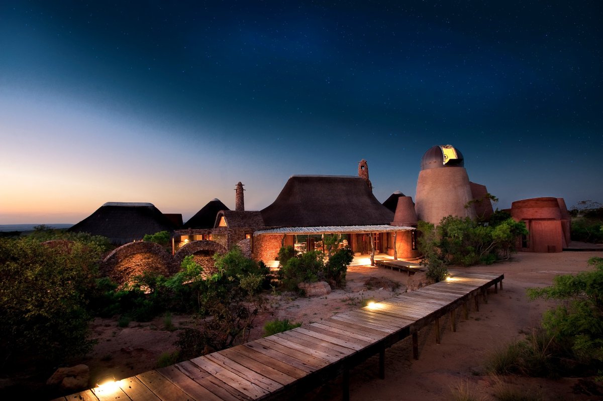 To celebrate #SouthAfrica opening their borders, we share the Best Safari Lodges in South Africa.

ker-downeyafrica.com/journal/best-s…

#SouthAfricaIsTravelReady #SouthAfricanTourism