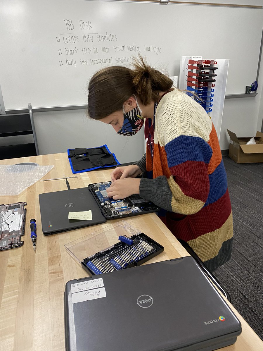 SummersChromeCo's tweet photo. Replacing screens this morning! https://t.co/7BfNprSvwi