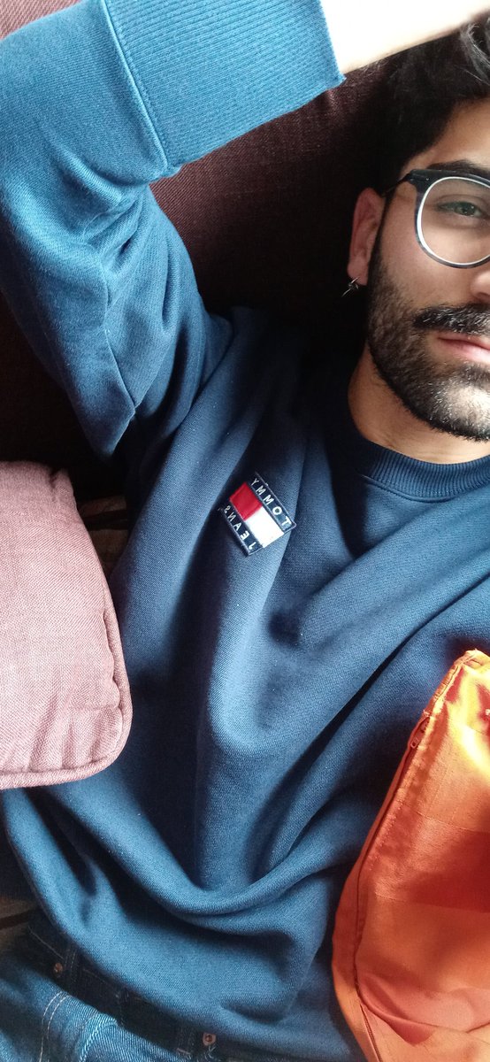MisterEstramil's tweet photo. Esta es siempre la hora del día en la que me siento más español #siesta  #nap #beard #spanishguy https://t.co/fRpheO9s0o