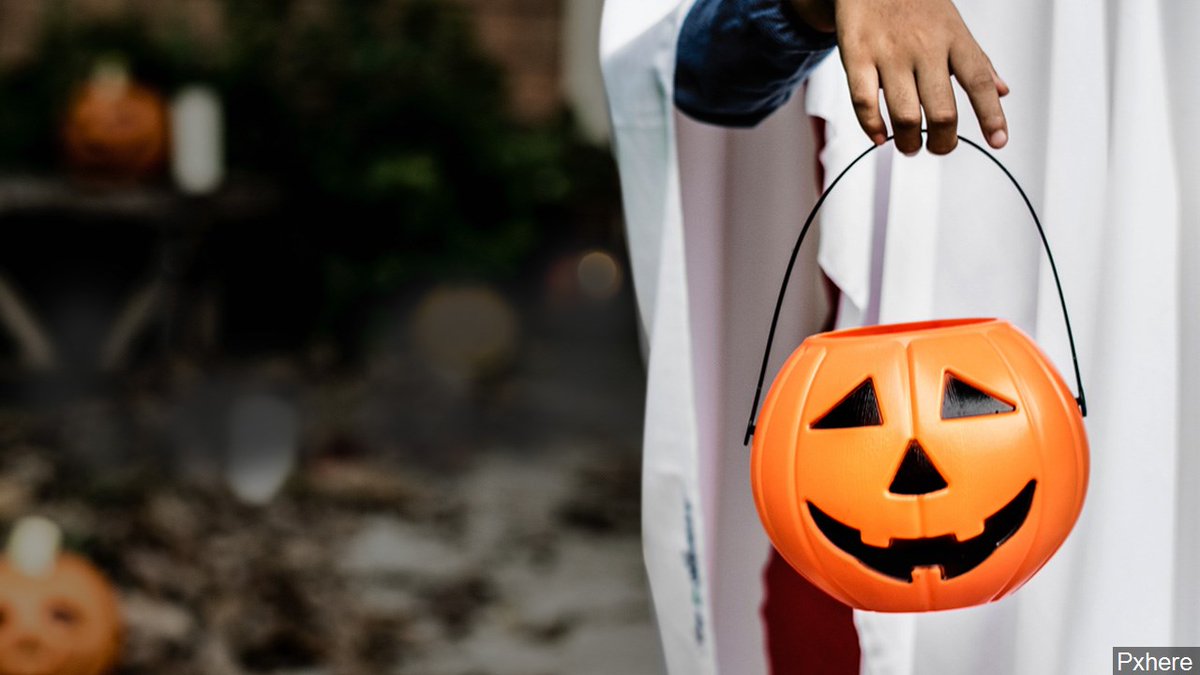 WOAYNewsWatch's tweet photo. JUST IN: RALEIGH COUNTY, WV (WOAY) - The Raleigh County Commission has approved trick-or-treating times for Halloween. #FIRSTON4 https://t.co/uKoaIFyn8L https://t.co/NTTO197arG