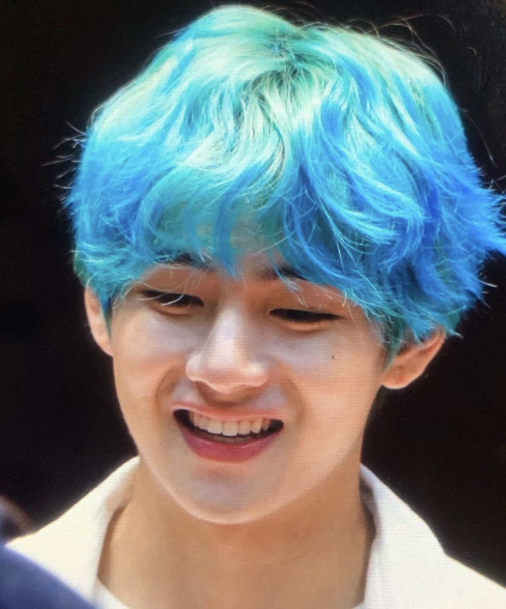 Taehyung’s cheek mole — an appreciation thread