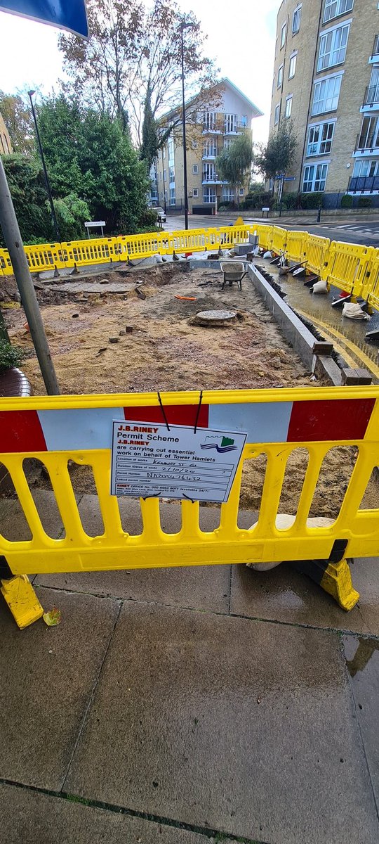 AbdalUllah's tweet photo. Part of our #LiveableStreets programme in #Wapping.
Making road crossing safer.
Thank you @TowerHamletsNow @Dan_Bromley_N
#weareWapping #weLoveWapping #SaferWapping https://t.co/wRE7t6UPUj