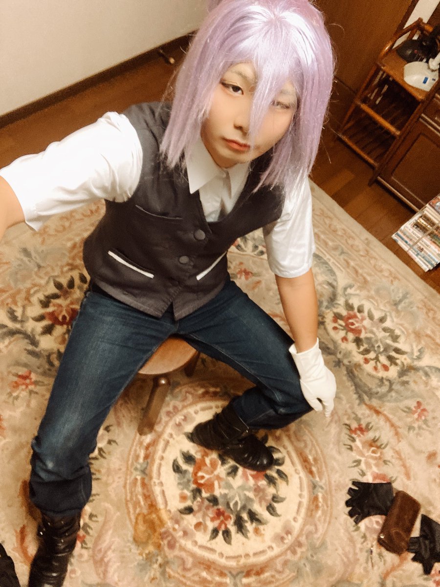 C C Ash V Twitter 年齢と身長晒してフォロワーさんに感想言ってもらう 175cm 24歳 黒執事のグレル ヒール無し Luna Seaのsugizoと同じ身長