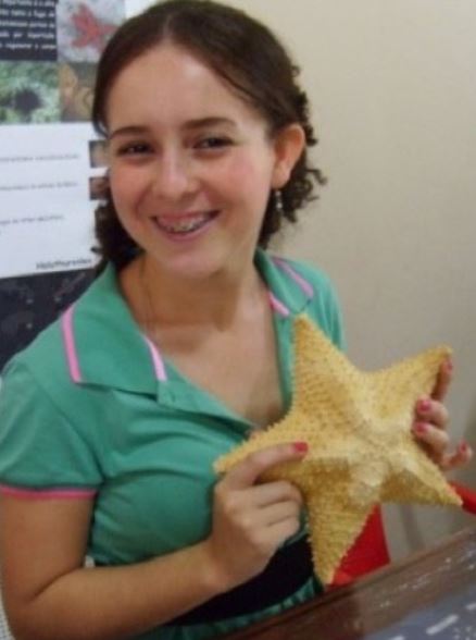 (5/6) Why did you pursue Science?I knew, since I was 10, I wanted to be a biologist. At first, I wanted to be a geneticist, then I discovered Marine Sciences in my first internship and never left it behind. It has been ten years since I started working with sea stars!