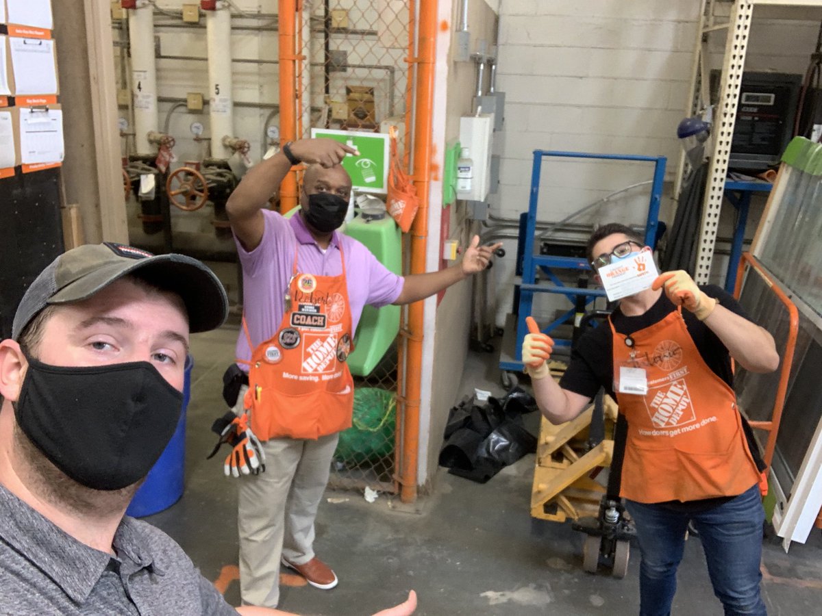 Great job Antonio for wearing gloves while handling pallets!!! <a href="/cayselahrman/">CayseLahrman</a> <a href="/RLM4040/">Robert</a> <a href="/JonBasting/">Jon Basting4007</a> <a href="/taylormyra_24/">Myra Taylor</a> @jessica_witte_