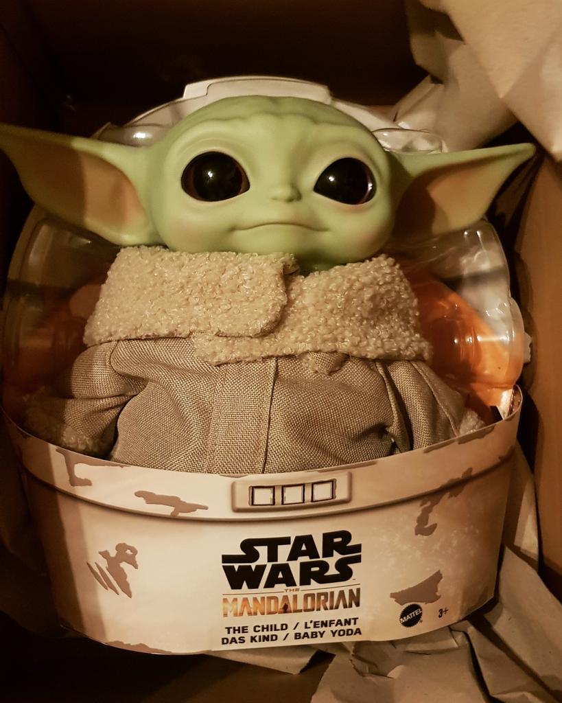 That's what it was in the box🥰😊
#starwarsfamily #babyyoda #present #theforceisstrong #tuesdaypic #yoda #mandalorian #willkeepitformyself #sonwillnotnotice #godparents #awesomepresent