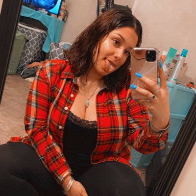 sierraocasio's tweet photo. #NewProfilePic https://t.co/hVioRU8n5h