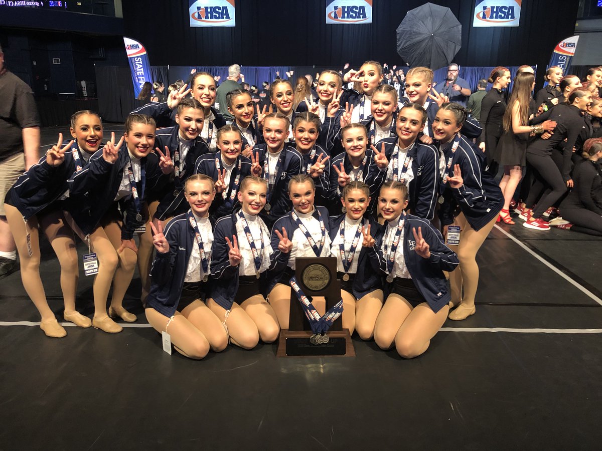 Proud to hang these <a href="/IHSAState/">IHSA State</a> Place banners in the West Campus Main Gym! It seems so long since <a href="/LPLancettes/">LP Lancettes</a> 💃and <a href="/LPLancerBB/">LPLancerBB</a> 🏀earned these places in our Ring of Honor. Hoping for better days and the chance to see these great programs compete again soon #WeAreLakePark