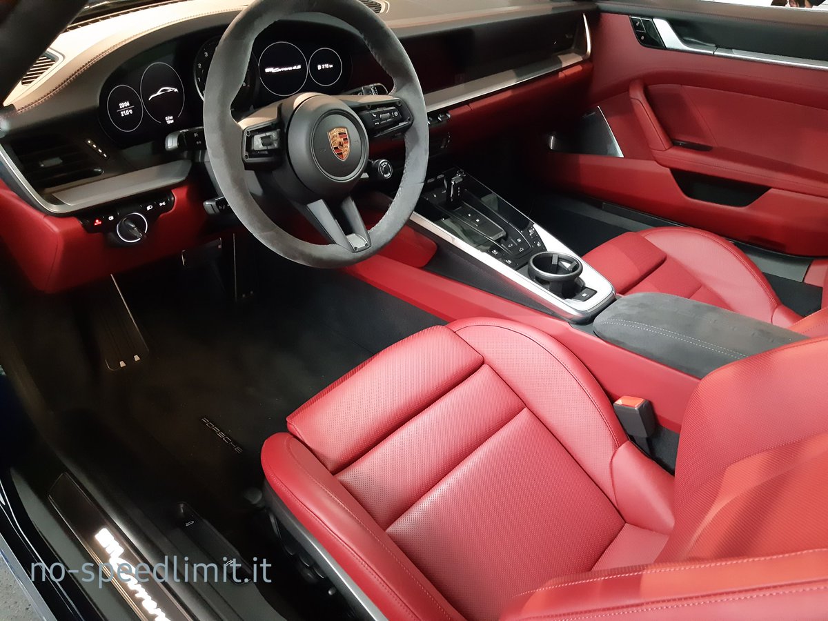 NoSpeedLimit_it's tweet photo. #porsche992carrera4s #porsche911carrera4s #nicecombo ❤ https://t.co/sPCqk48K4o