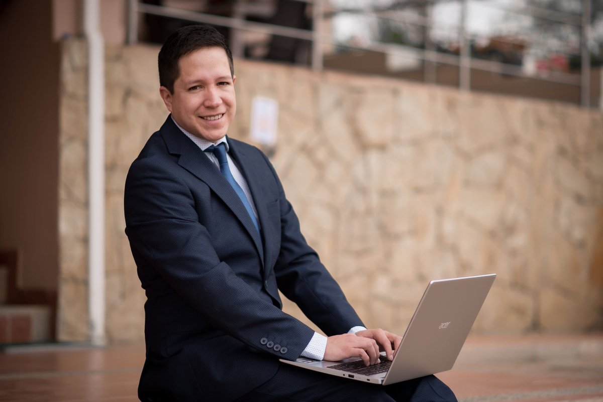 AJECUENCA1's tweet photo. Te presentamos a Sebastián Suárez Co Fundador de Vanao  que nace como un apoyo digital para emprendedores y comerciantes para que lleguen con sus productos a más personas, esto a través de su Tienda Online que ofrece una fácil navegación y una compra segura 🇪🇨 https://t.co/3eormSuoyV