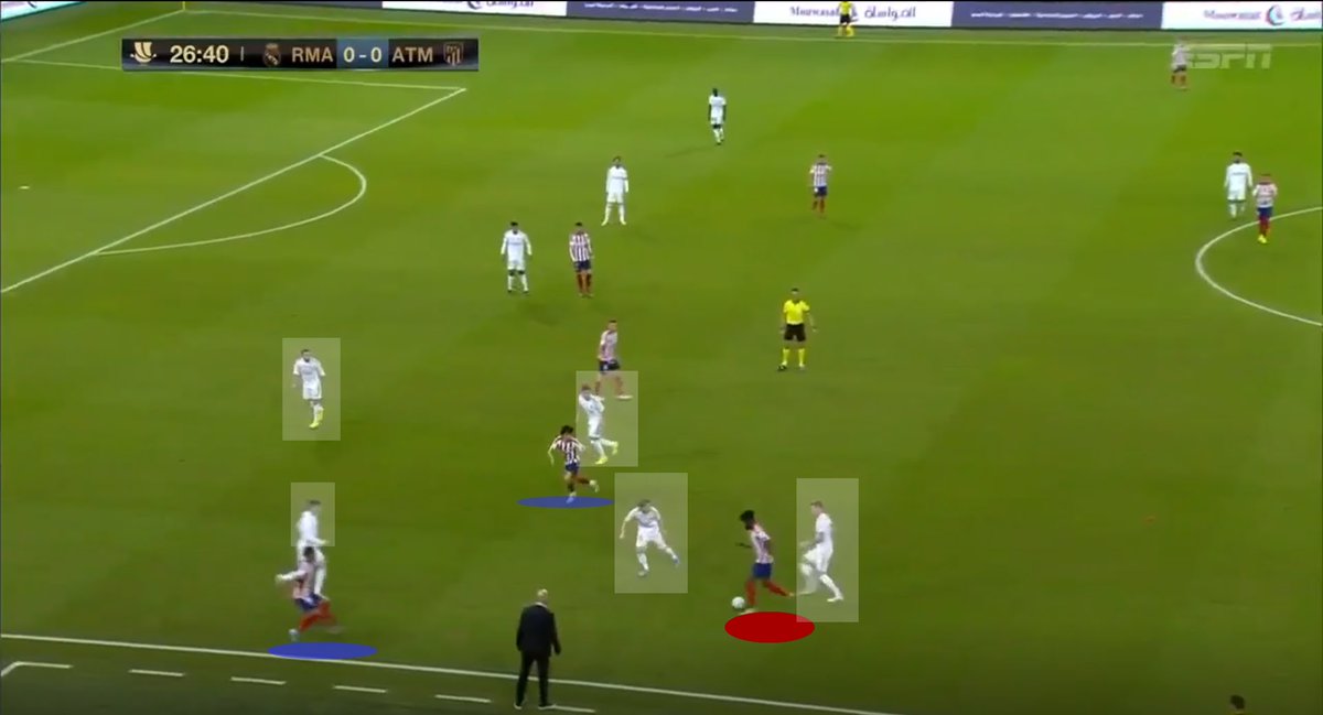 الوافد الجديد للارسنال توماس بارتي. لديه مزايا عديدة، تجعل الصفقة مهمة للمدفعجية. بارتي قاطع كرات مم...