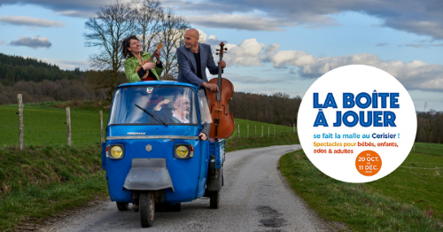 LaBoiteaJouer's tweet photo. Du 27 au 29 octobre, vous êtes invité-e-s à assister à une vraie-fausse émission de radio autour de Brassens avec le spectacle "Je m'suis fait tout p'tit" pendant notre temps fort "La Boîte à Jouer se fait la malle au Cerisier !"

#spectacle #Bordeaux 

https://t.co/y1GBeyWIw8 https://t.co/X6NEKzTjOn