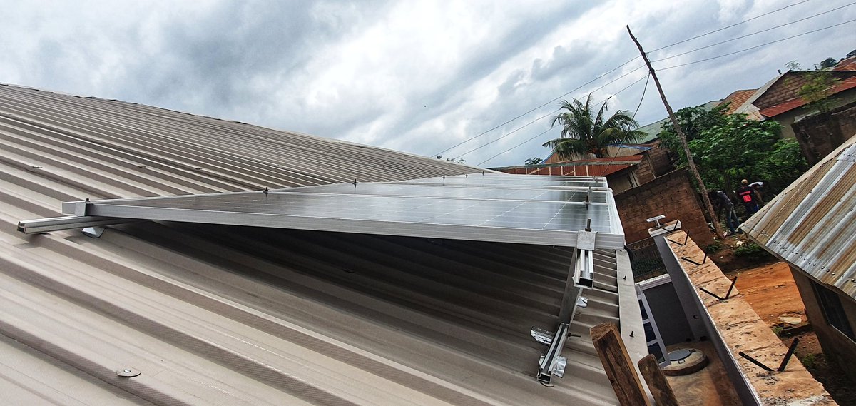 RendezvousSolar's tweet photo. Installation of a 3KW Growatt Hybrid Inverter with 1.62KWp of PV Array with online remote monitoring features.
#renewableenergy, #rendezvoussolar #renewables #residentialsolar #growattinverters #afforablesolar #solarpower #cleanair #cleanenergy #smarthome #efficienthomes https://t.co/pbfdRyxleO