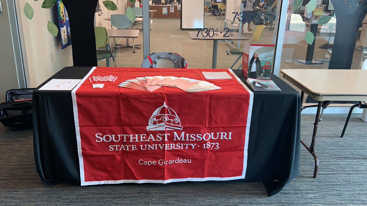 SEMO_Transfer's tweet photo. @ECC_Falcon Stop by my table today until 2pm. SEMO is the affordable choice to finish your degree. #Falcon2Redhawk #transfer2SEMO https://t.co/urEQxowORj