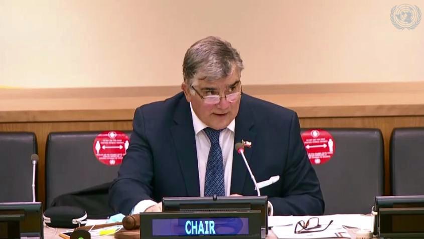 ChileONU's tweet photo. Ambassador Skoknic assumes the presidency of the #6Committee accompanied by the members of the bureau 🇨🇿🇬🇭🇮🇱🇳🇵
🇺🇳
Today during the first meeting in person, we adopted the program and methods of work for this #UNGA75
👉🏽 https://t.co/UUTOlqrOFL https://t.co/kA38IX5tyI