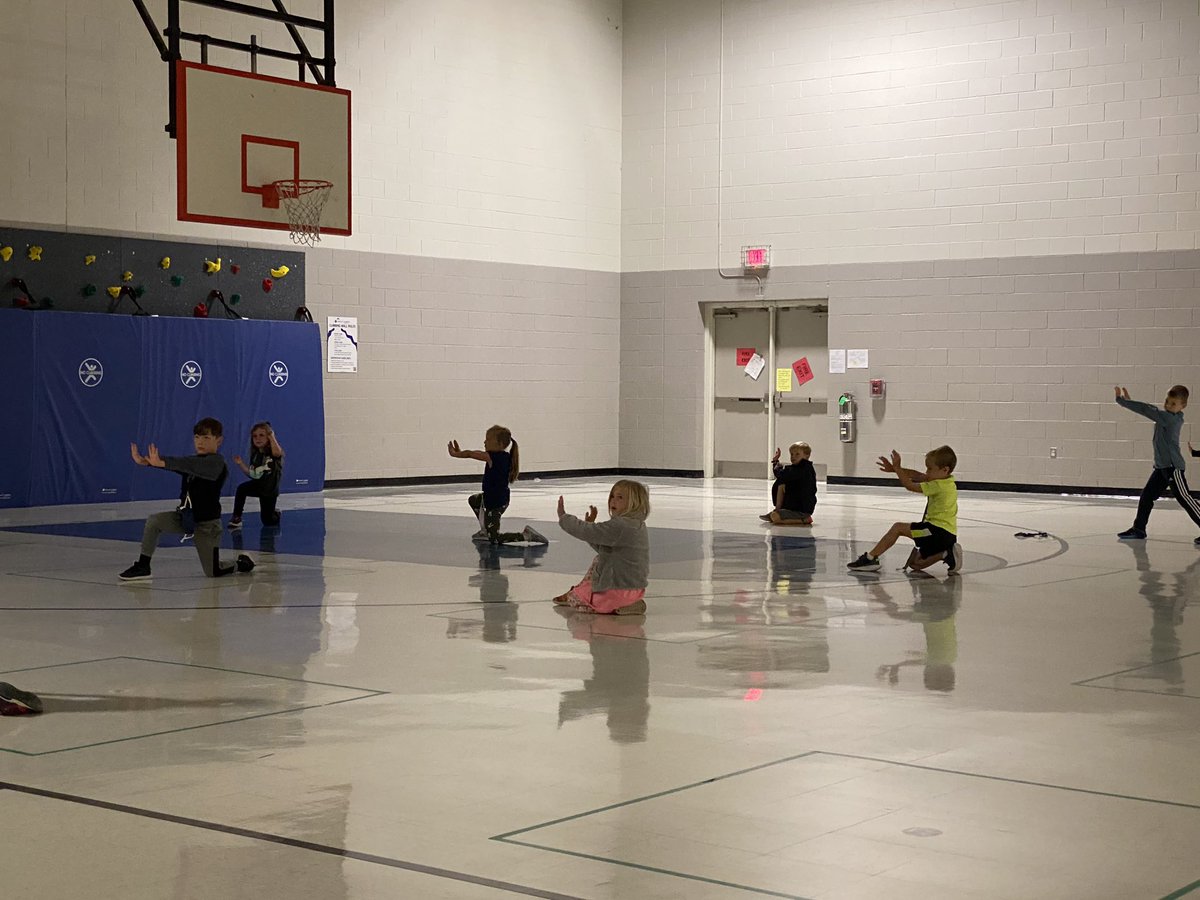 CrosswindPE's tweet photo. Mrs. Shaver’s class loved flying and posing like Iron Man, as well as some of the other Avengers characters @jshaver1230 @CrosswindElem #PEin2020 #AvengersAssemble #SuperHeroYoga https://t.co/Q19gReax28