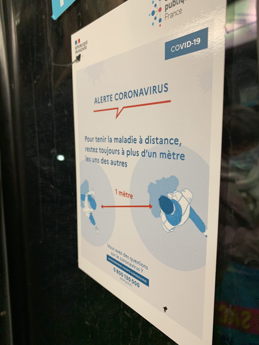 Quand on te conseille de garder 1 mètre de distance dans le #metro #Covid