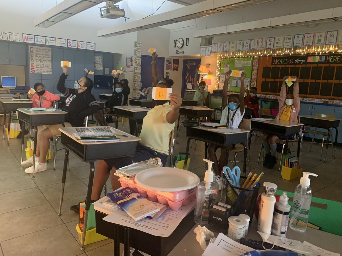 MsDPattersonGMS's tweet photo. Engaged Energy Review! @DodgertownELEM @rborchardt71 @Swink3844 https://t.co/eXpCRRUZXV