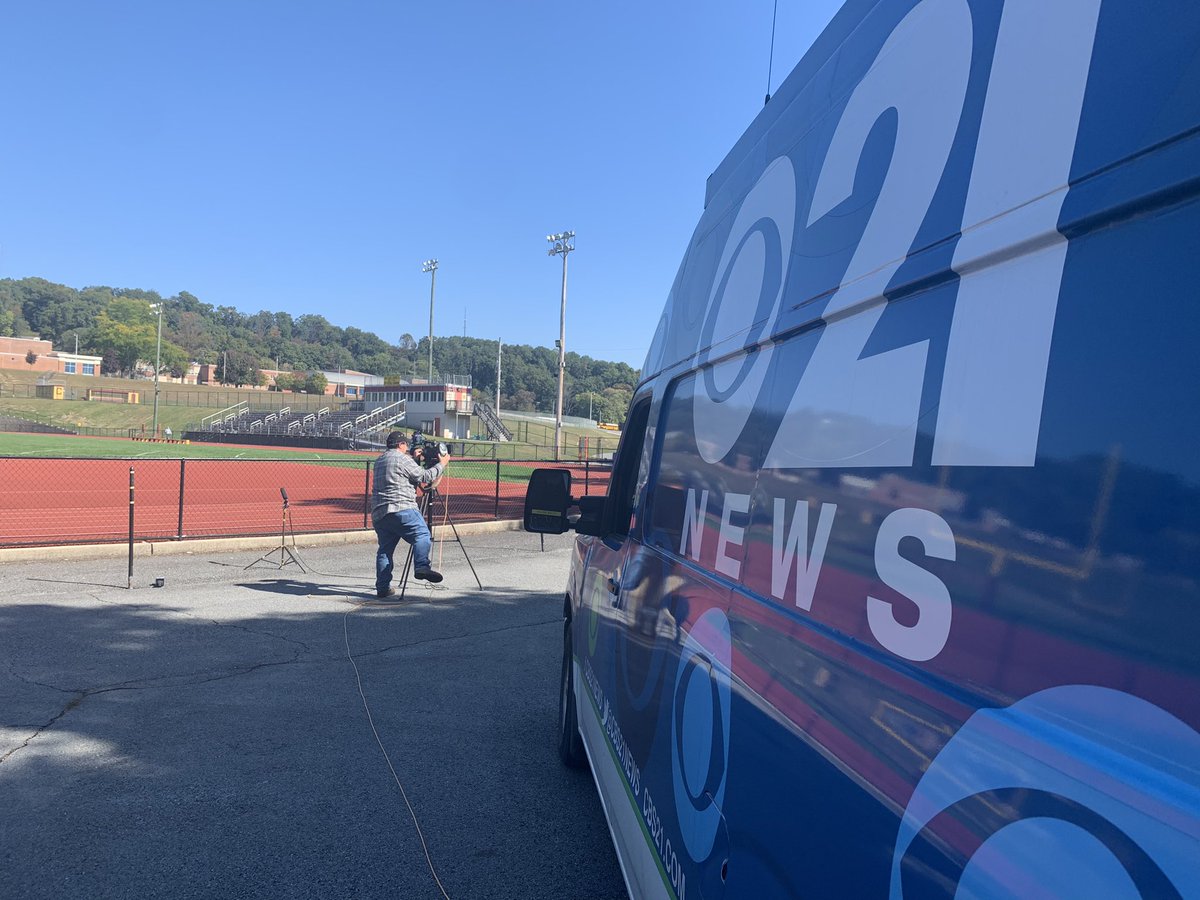 RyanNEldredge's tweet photo. GOING LIVE AT NOON: @CBSDCrimsonTide prepares for a new look Friday night with capacity guidelines updated! See us @CBS21NEWS with @strick58 https://t.co/zbOGm1wXZU