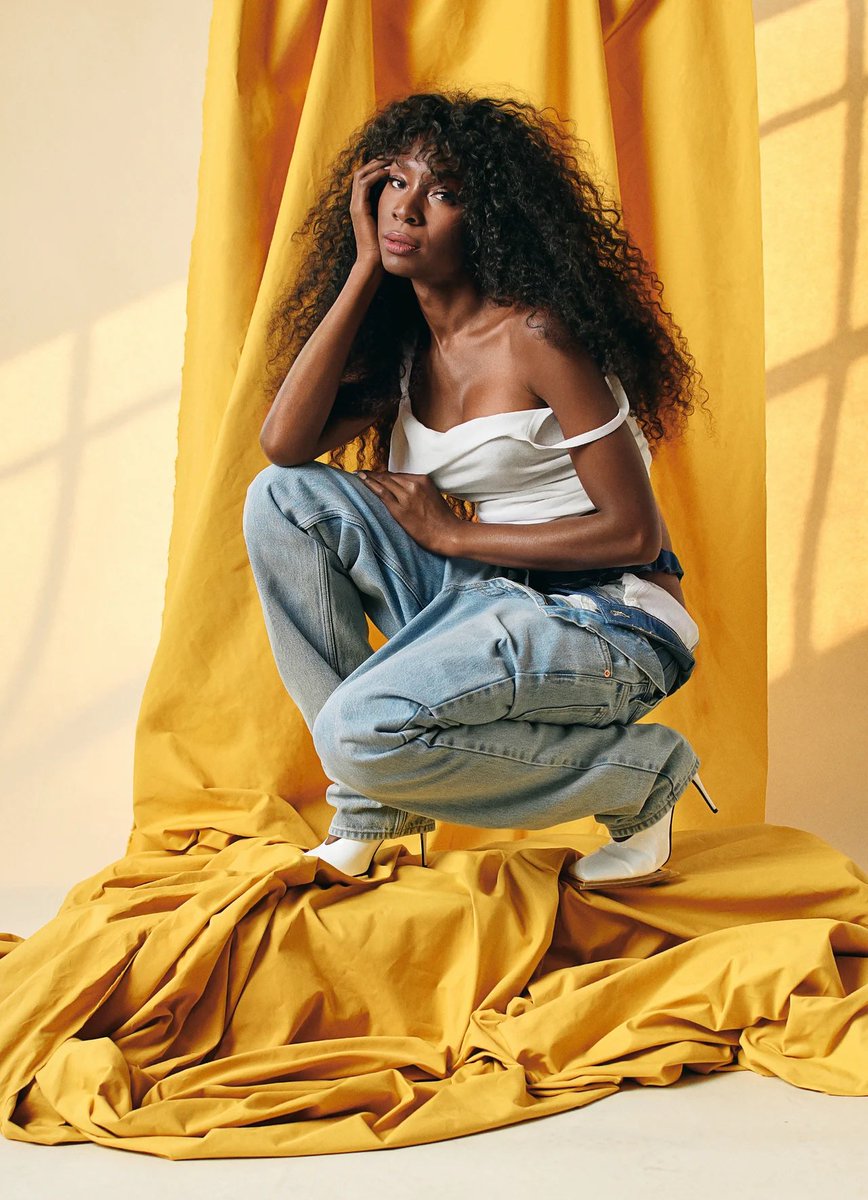 RedJacketDaily_'s tweet photo. #AngelicaRoss is the latest cover girl for #SelfMagazine. Styled by @shibonleigh  

📸: (Cb_analog / republication ) https://t.co/nLQ2bqvLjW