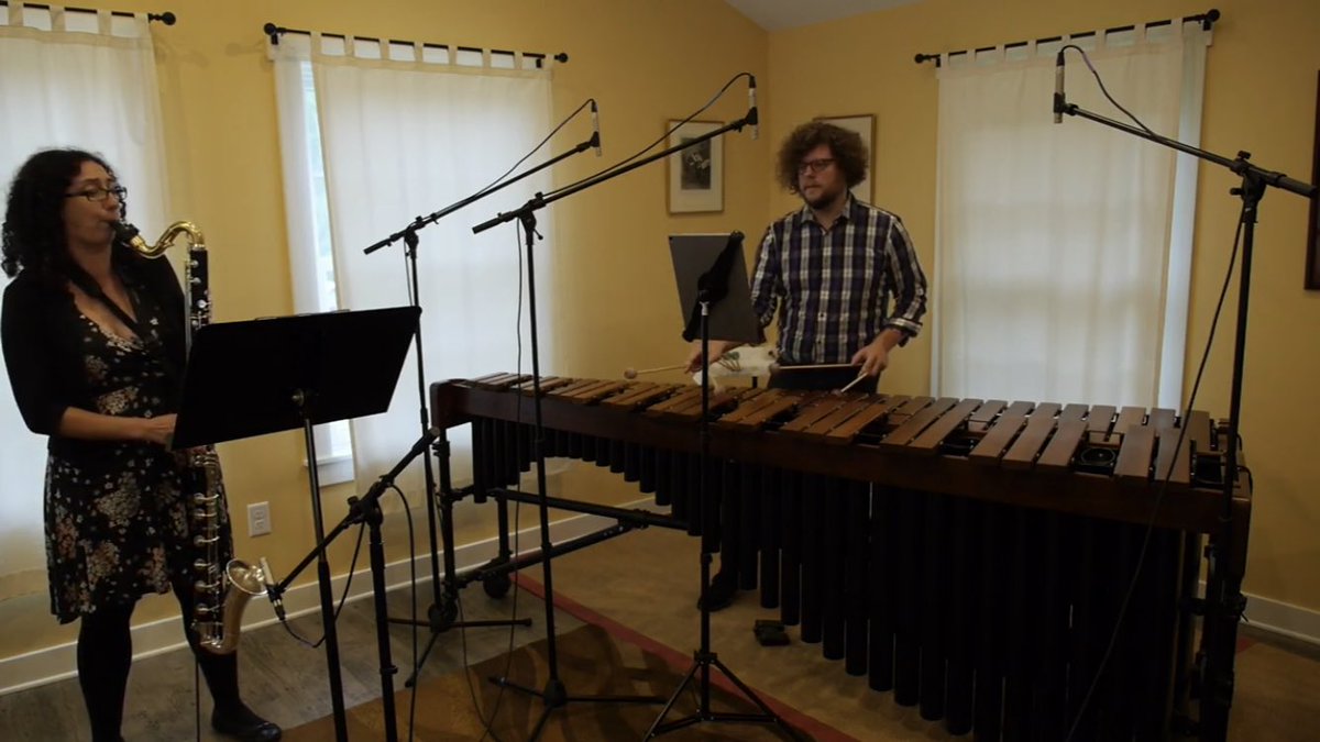 NEW VIDEO! <a href="/OsnatNetzer/">Osnat Netzer</a> wrote us this gorgeous piece, Meshulashim, back in 2018 while she was traveling to DC. The triangular architecture of the National Gallery of Art inspired her to make the piece about triangles (meshulashim = Hebrew for triangles)

youtu.be/_fnsNnN1sW4