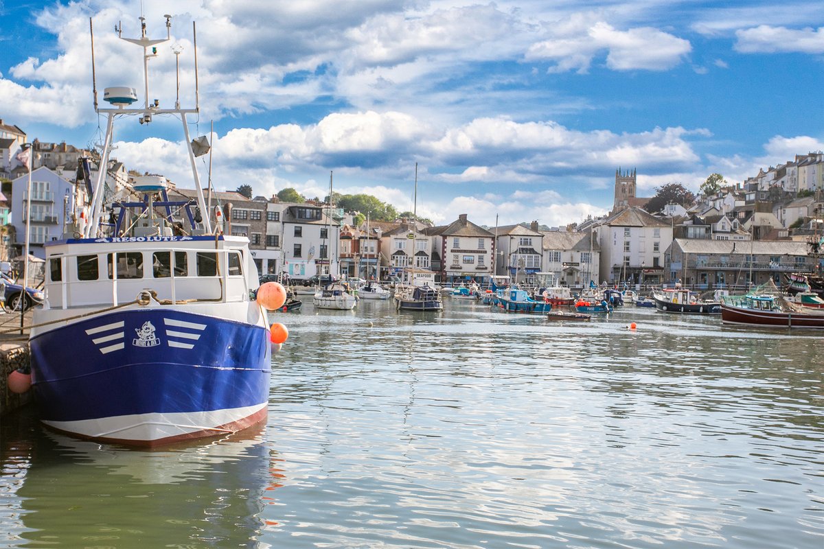 .@pesky_fish Fantastic day of fishing by both Resolute & Two Brothers today. Both boats steaming in with bumper prime catch ready to land to Pesky Fish for Brixham Pesky Fish market opening at 8.00am tomorrow peskyfish.co.uk/pages/marketpl… #Brixhamfish #Brixhamfishmarket #loveseafood