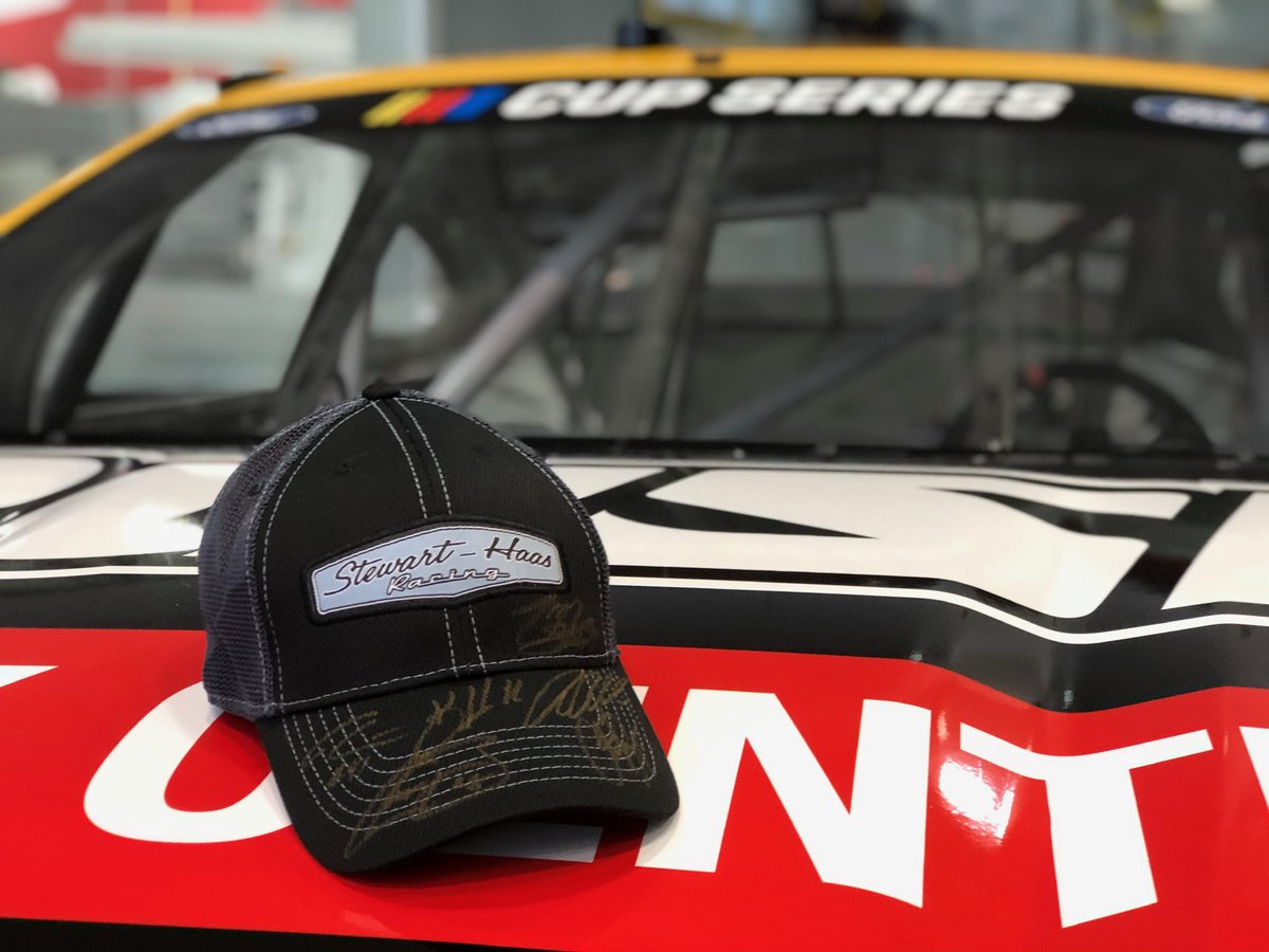 HaasFactoryTeam's tweet image. 🚨GIVEAWAY🚨 We've got a #SHRacing hat autographed by our drivers and boss man @TonyStewart up for grabs. To enter, tap the ❤️ and retweet this post. Winner chosen Wednesday, Oct. 7 at 12 p.m. ET. U.S. residents only. Good luck!