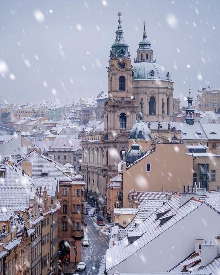 Christmas in Prague 🎄

📸 tripguided