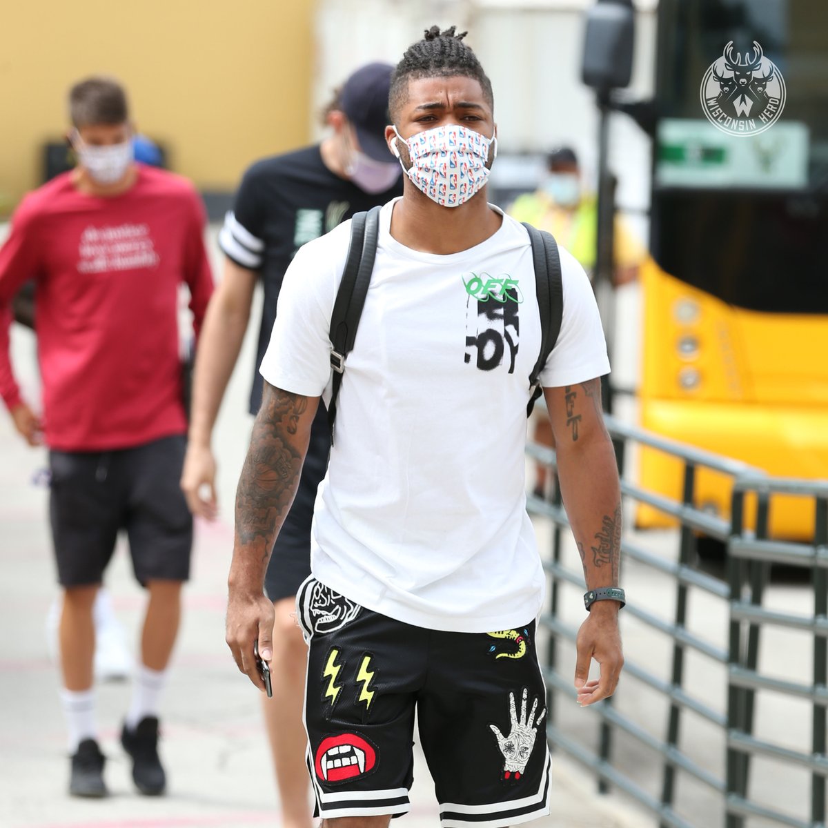 Look at our @nbagleague MVP @FrankMason0 wearing his mask man. So inspirational.
#MaskUpWI | #NBATogether https://t.co/bbszQTGBKB