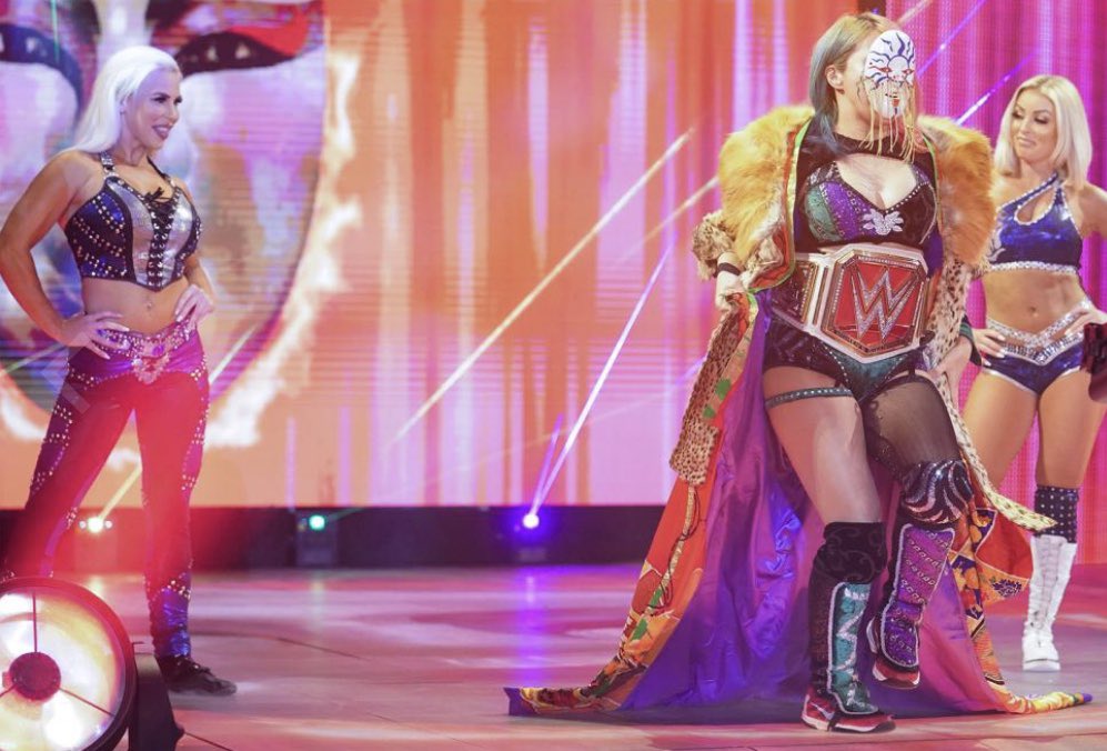 Mandy (@mandysacs) on Twitter photo Another victorious night on #MandyNightRaw 😏💪🏻👩🎤 #RAW #Sexymusclefriends 🤣 <a href="/DanaBrookeWWE/">Dana Brooke</a> <a href="/WWEAsuka/">ASUKA / 明日華</a> Another victorious night on #MandyNightRaw 😏💪🏻👩🎤 #RAW #Sexymusclefriends 🤣 <a href="/DanaBrookeWWE/">Dana Brooke</a> <a href="/WWEAsuka/">ASUKA / 明日華</a>