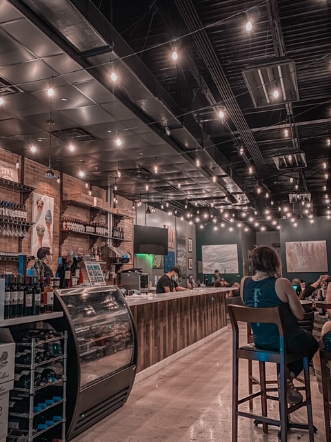 VacillateWines's tweet photo. Looking for a quiet date night? - https://t.co/mFGO6CgaEu https://t.co/Mpqp6QoBXs
