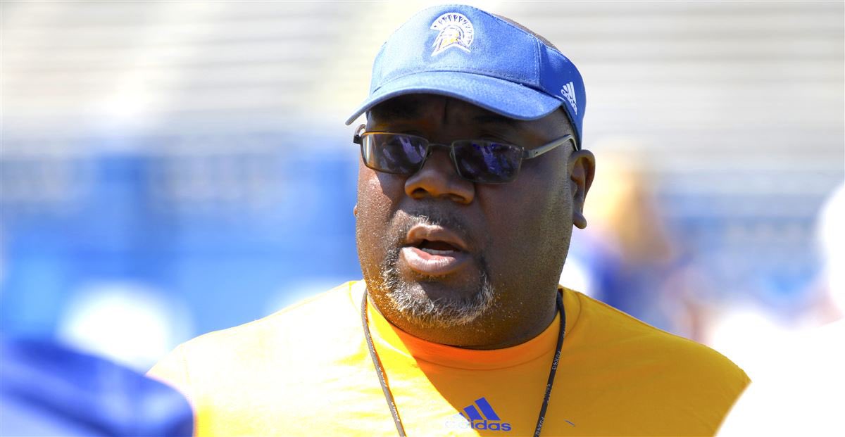 ListenSon_Pod's tweet photo. Want something interesting to watch and get inspiration. Watch Coach @RealCoachCarter talk on the Listen Son Podcast! You really do not know all a person has been through to get to where they are ✊🏾✊🏾✊🏾! Appreciate You Coach. Listen Son Podcast 115 https://t.co/3JsrNEKlbR https://t.co/bapcHNyNlv