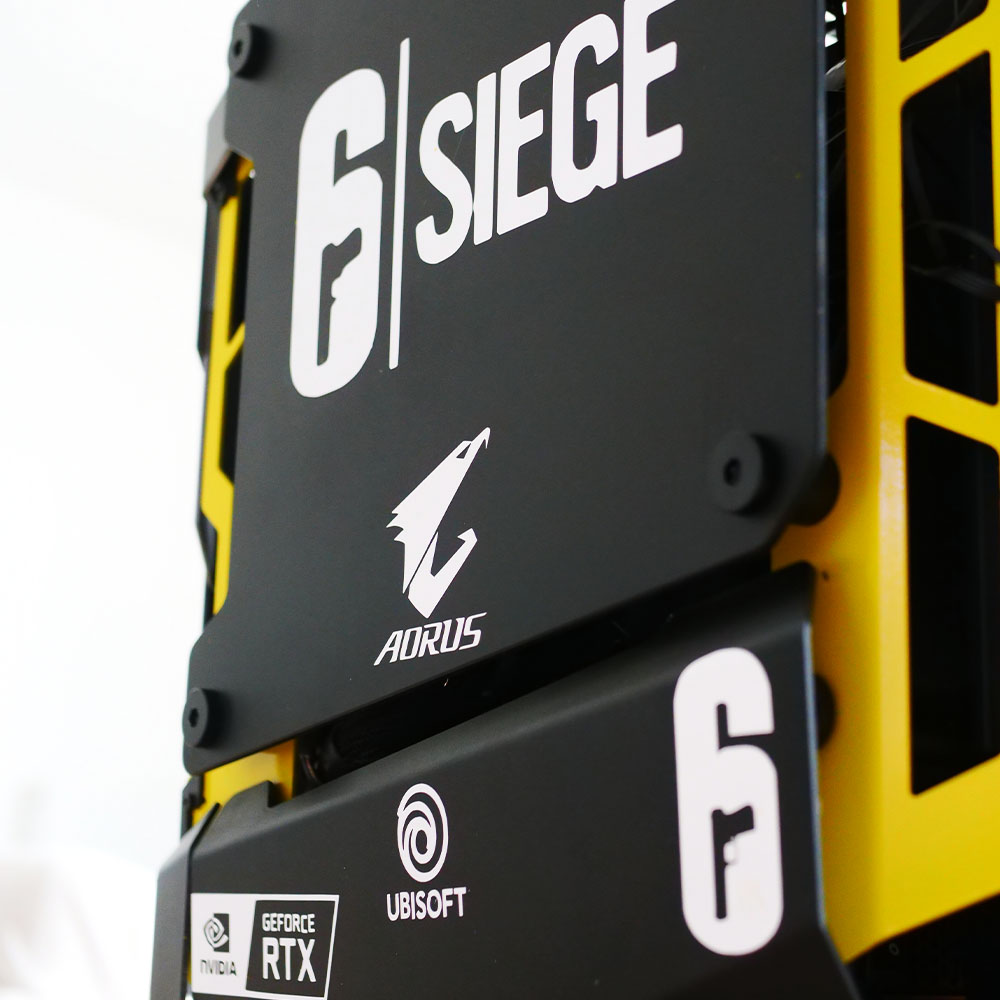 fnatic_TonyFPS's tweet image. Je l'avais call, c'est un truc de DINGUE !
Unique PC Rainbow Six moddé par @axiommodding !

Le plus beau dans tout ça, c'est que l'un d'entre vous va repartir avec ! Tout ça grâce à @AORUS_France, @NVIDIAGeForceFR et @UbisoftFR 

Concours et vidéo : bit.ly/R6SGiveaway